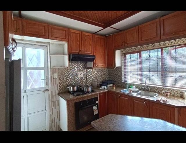 3 BEDROOM HOUSE FOR SALE IN KWAMASHU